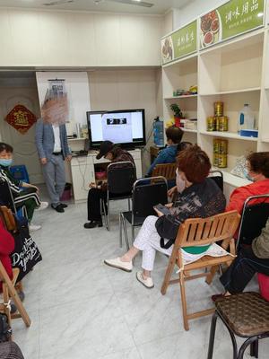 駝奶能治腎病、糖尿病和乙肝?商店送雞蛋、旅游引誘老人參加講座,查處曝光