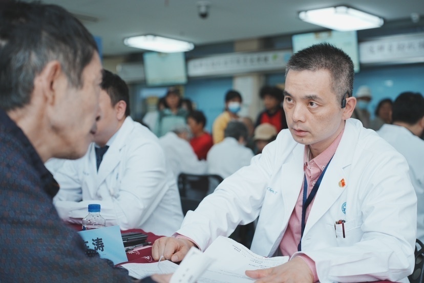 青浦籍醫(yī)學專家&ldquo;組團回鄉(xiāng)&rdquo;義診 推動優(yōu)質(zhì)醫(yī)療資源下沉基層