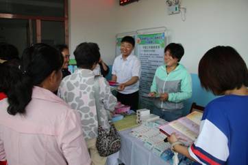 土右旗開展“關愛婦幼健康、確保母嬰平安”宣傳服務活動，提供健康咨詢服務